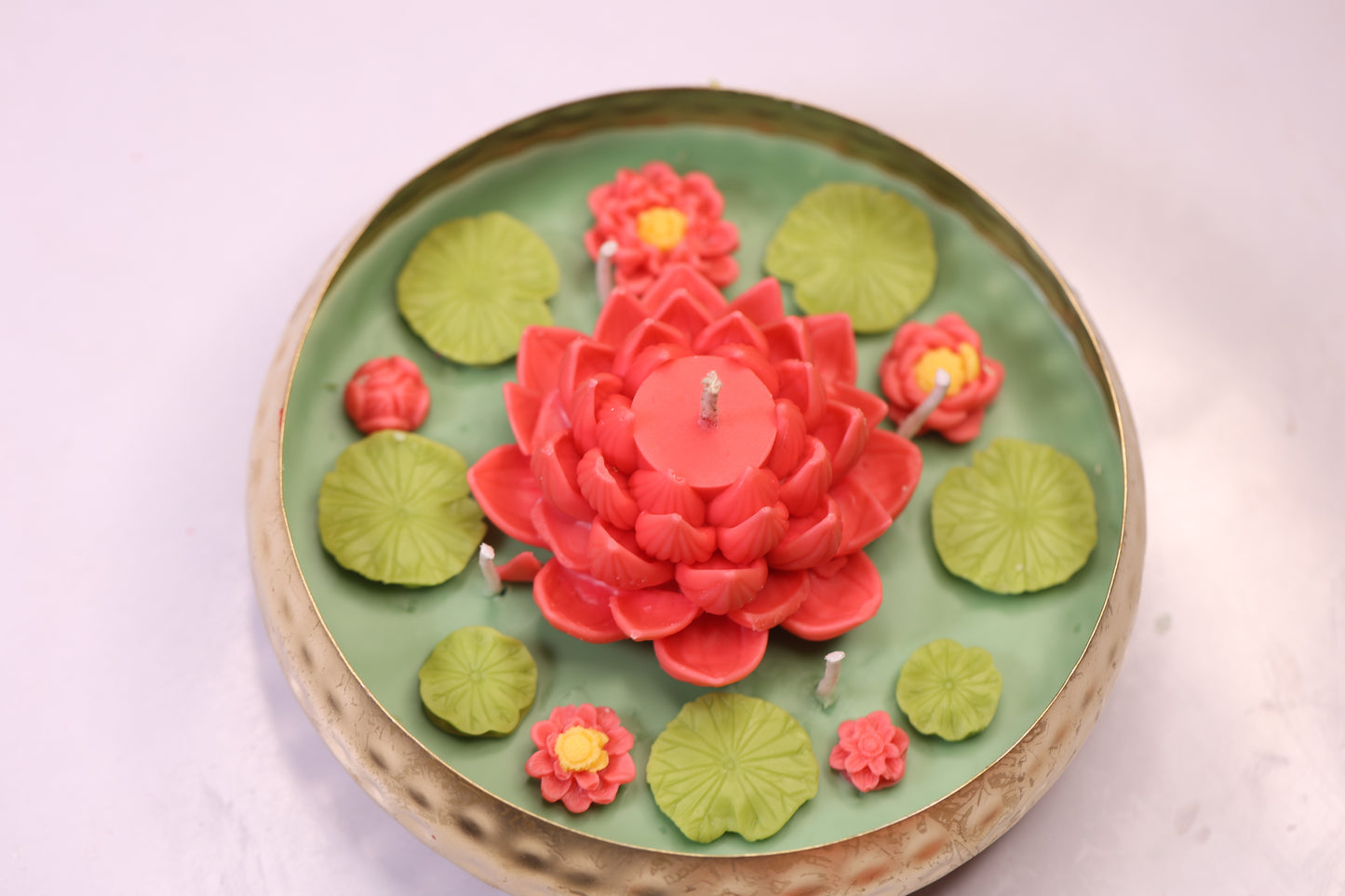 Urli Lotus Pond Scented Candle