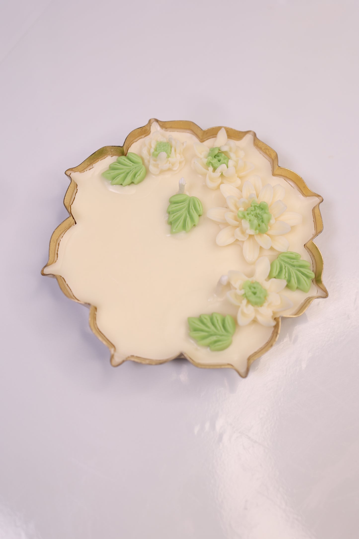 Urli Flower Scented Candle