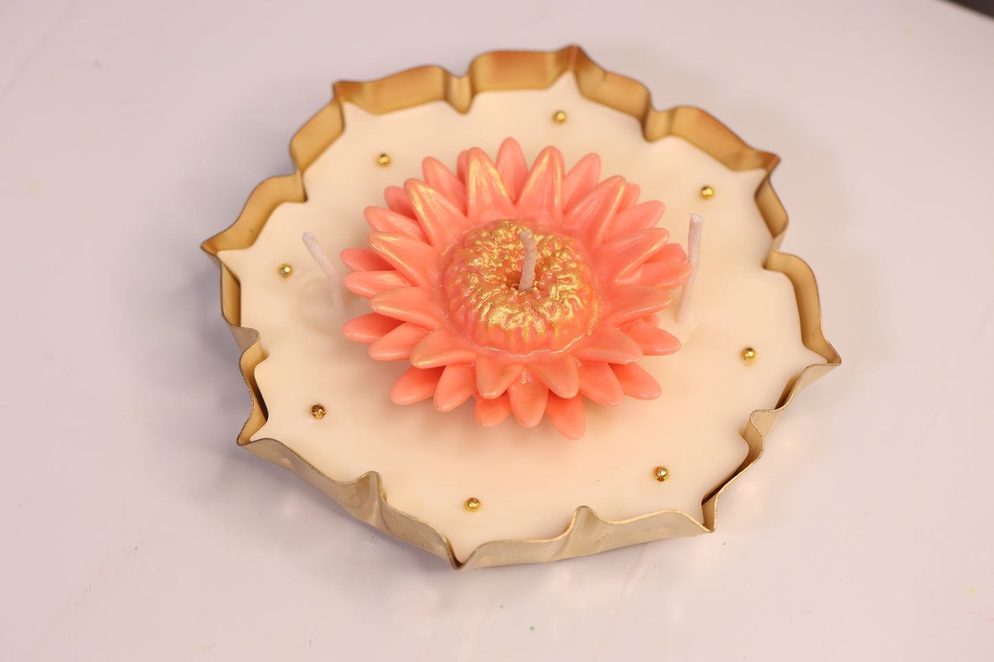 Lotus Glow Urli