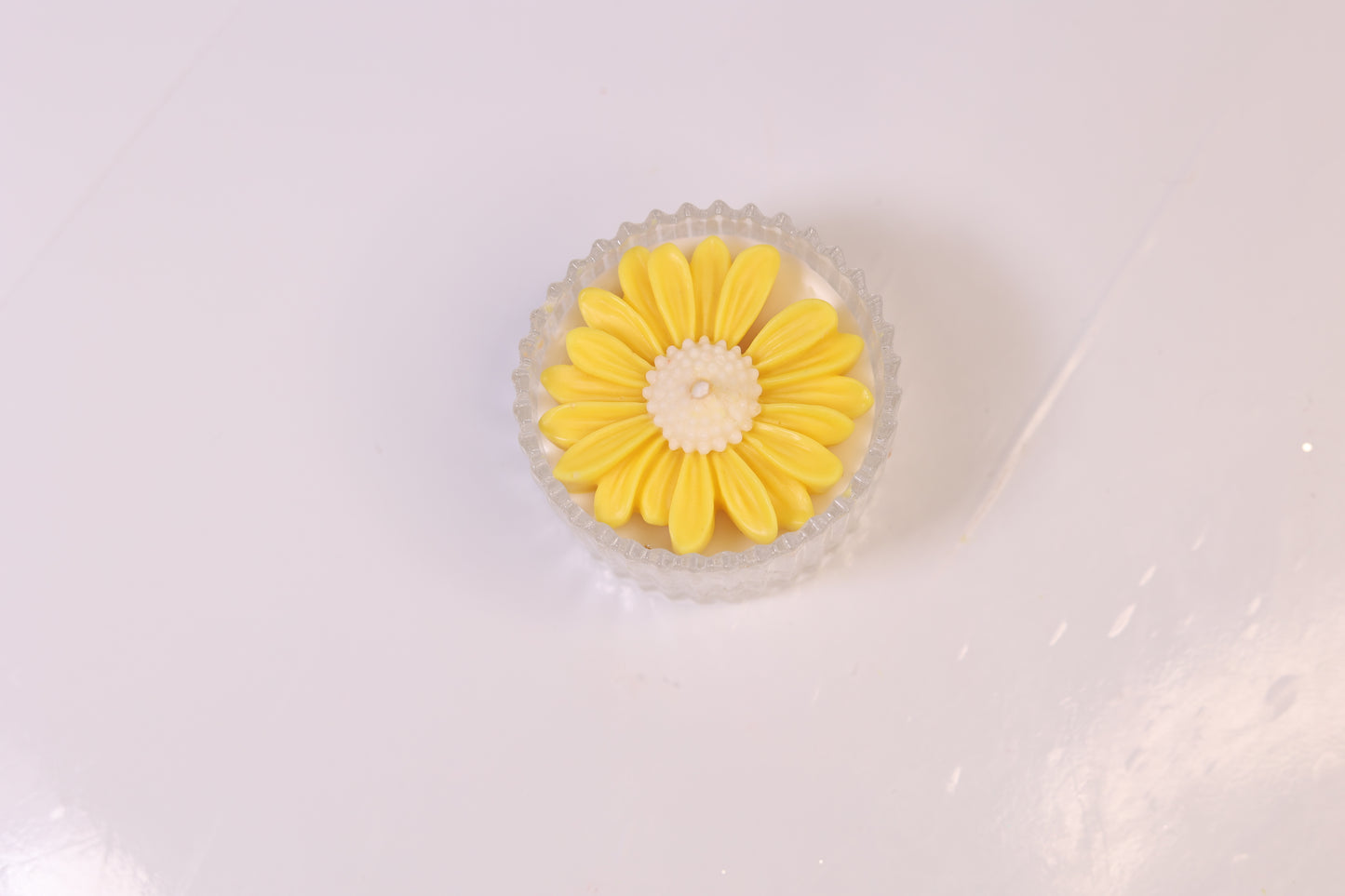 Daisy Crystal Jar Scented Candle – Premium Glass Candle