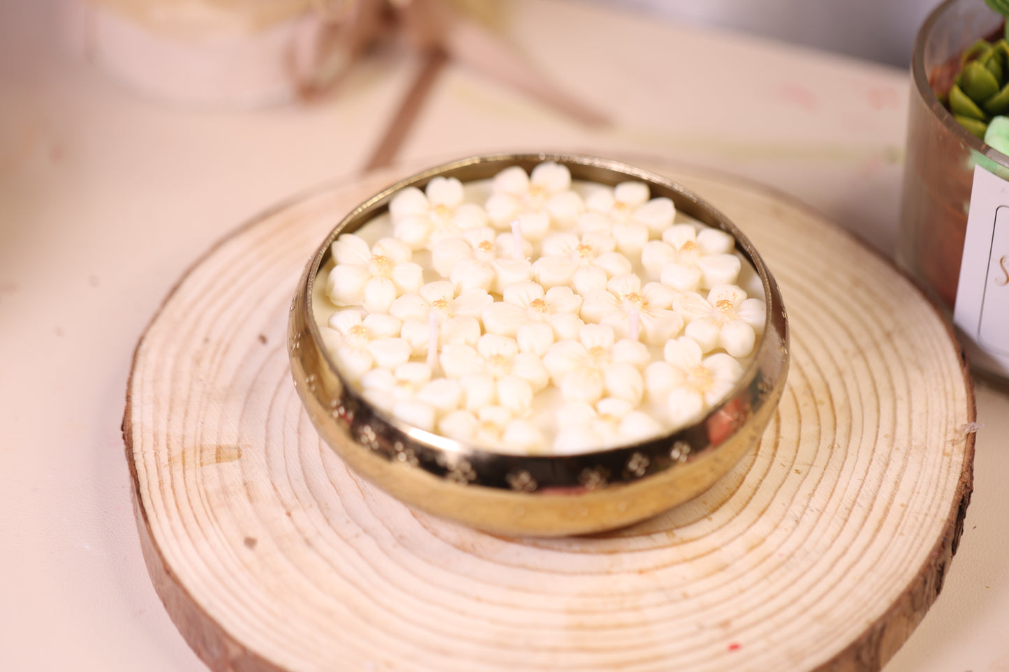 Urli Flower Bowl Scented Candle